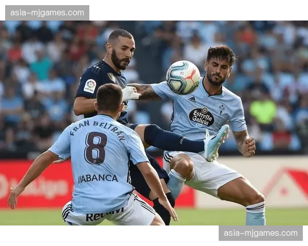 西甲俱乐部因定位球训练场地安全标准接受联盟检查